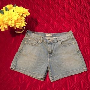Women’s Levi’s 515 Shorts❤️